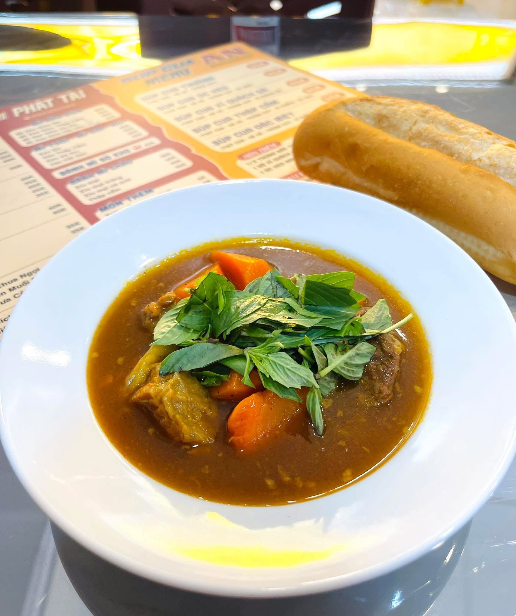 Bánh Mì Bò Kho