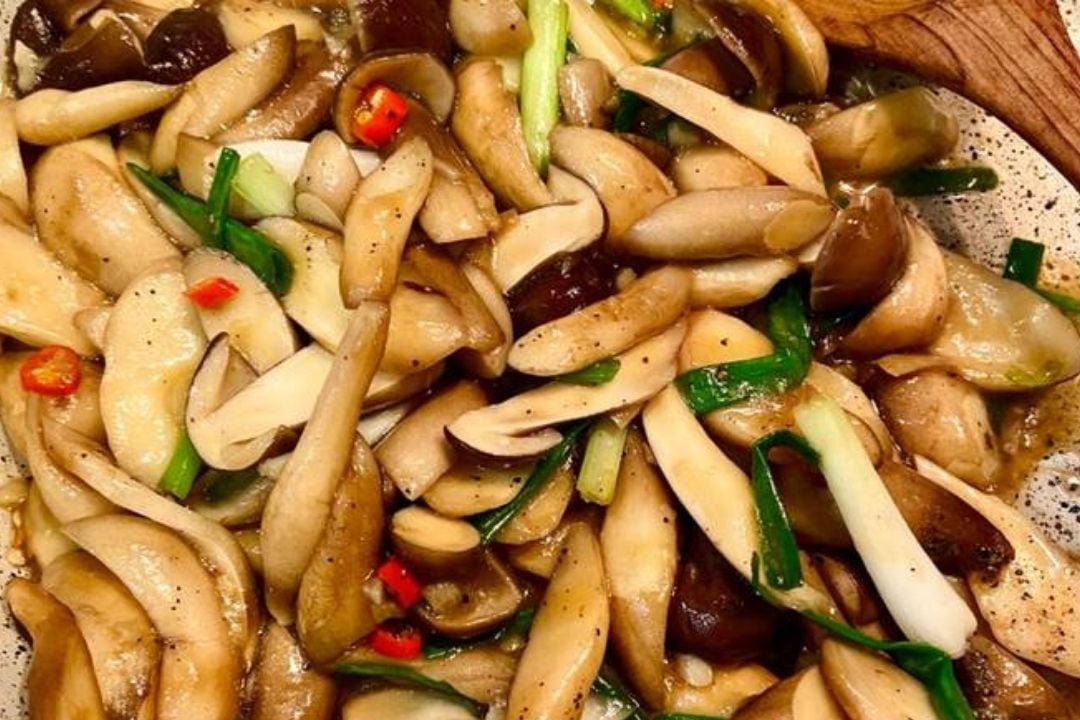 nấm mối xào hải sản