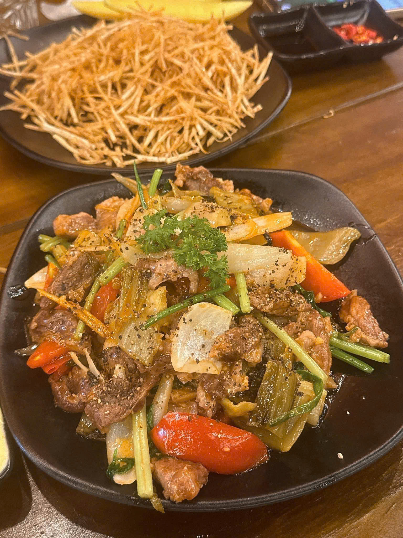MẤY MÓN LẨU NÈ !!!