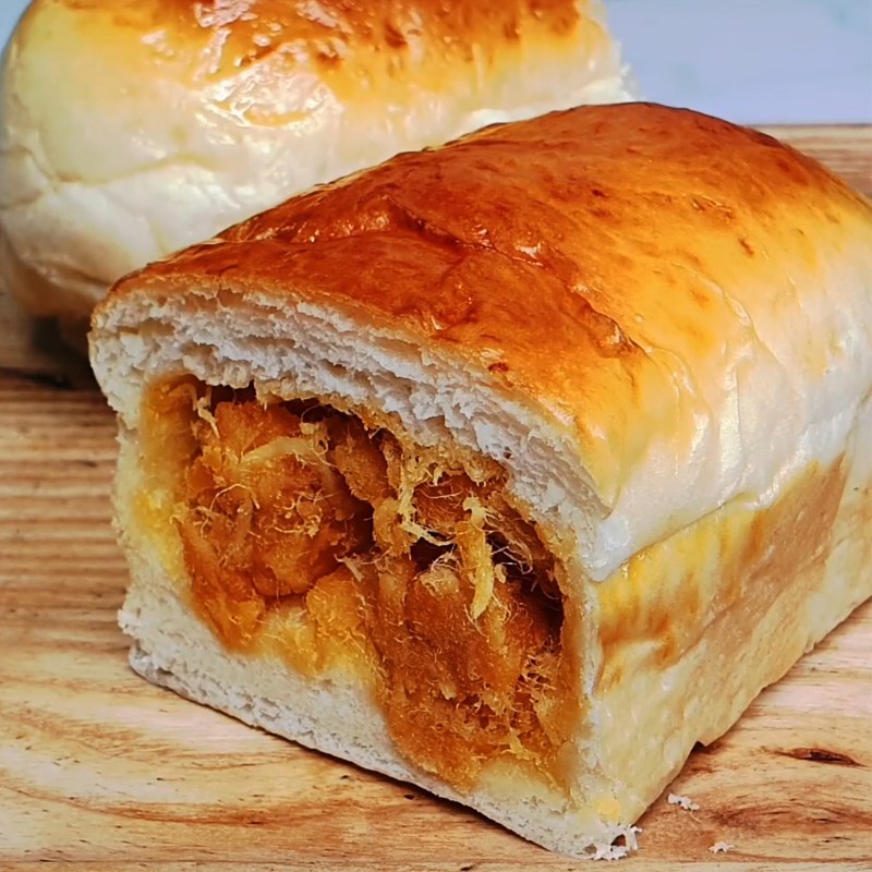 BÁNH MÌ MỀM TRỨNG MUỐI