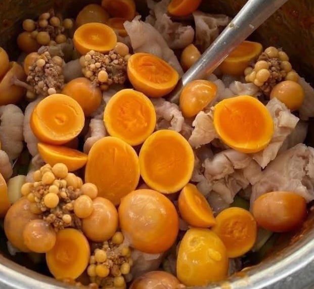 CHÂN GÀ SỐT THÁI TÍ NỊ