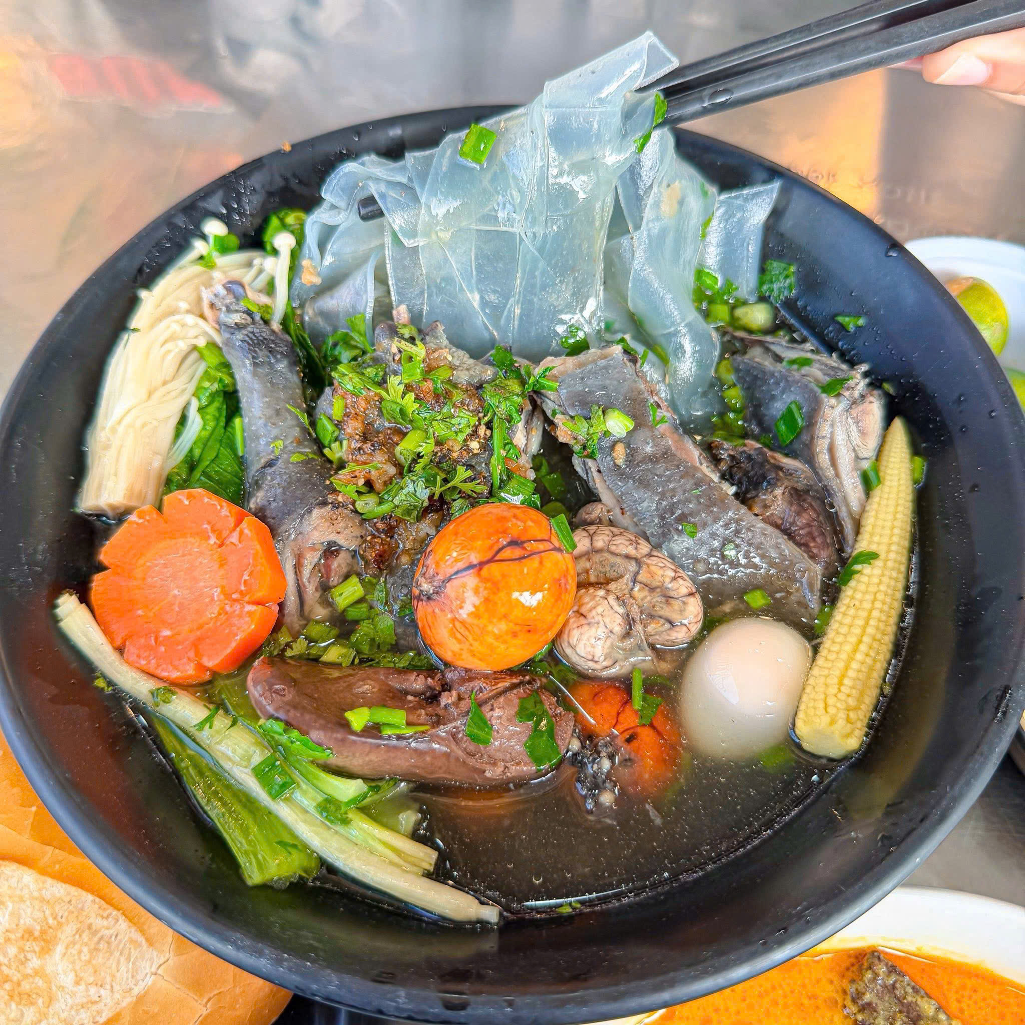 BÚN GÀ ÁC - CÀ RI GÀ NHÀ THƯ
