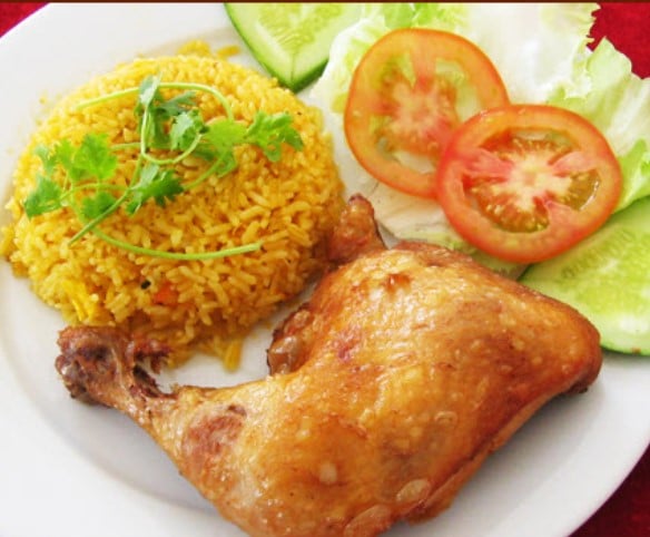 Cơm Gà Xối Mỡ Tuấn Lưu